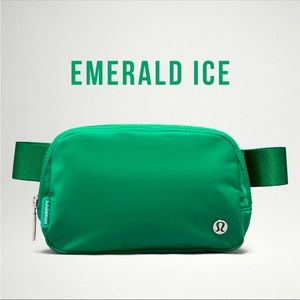 NEW LULULEMON Everywhere Bag 1L EMERALD ICE